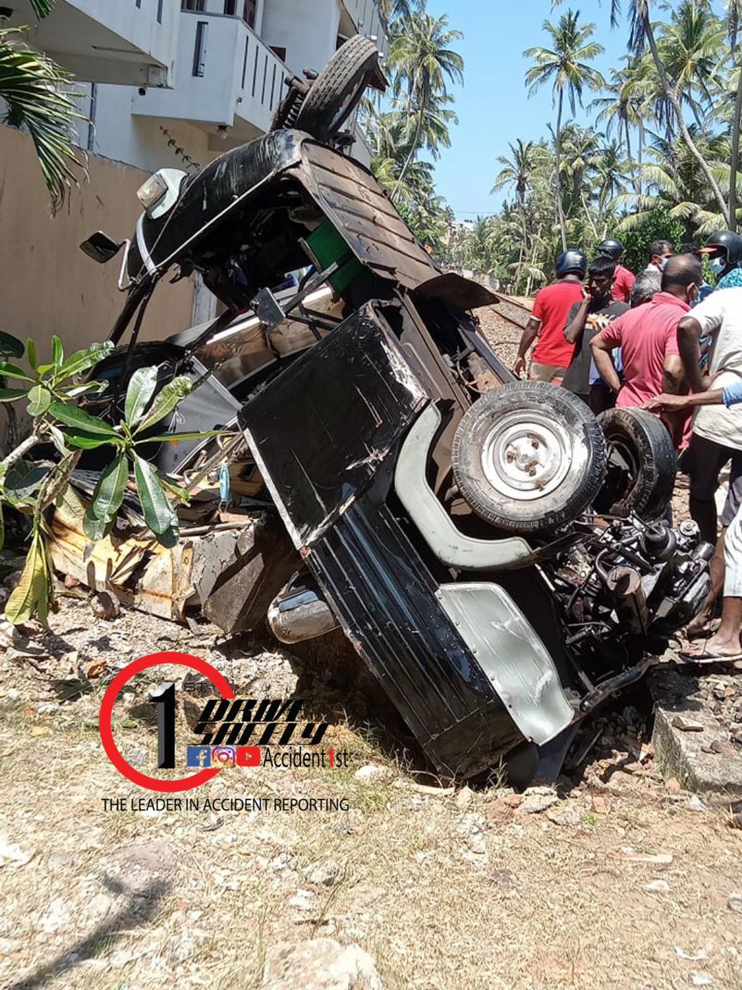 බූස්සේ දුම්රිය අනතු‍ර සිදුවූ හැටි CCTV දර්ශන නිකුත් වෙයි. මරණ ගණන 04ක් ...