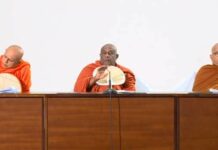 ශාසන විරෝධී භික්ෂූන් ගැන තීරණ ගැනීමේ බලය මහා නායක හිමිවරුන්ට