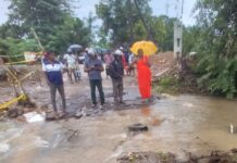 මාපලගම තාවකාලික මාර්ගයක් කැඩී ගිහින්. පාර වසා දමයි