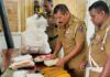 කසිප්පු වැටලීමට ගිය පොලිසියට මෙට්ටය යටින් නොබෙදූ ලිපි තොගයක් හමුවෙයි